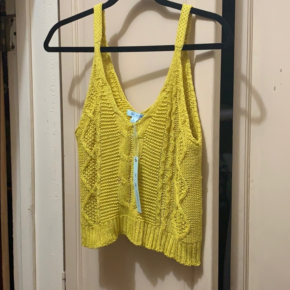 Knit crop top size large